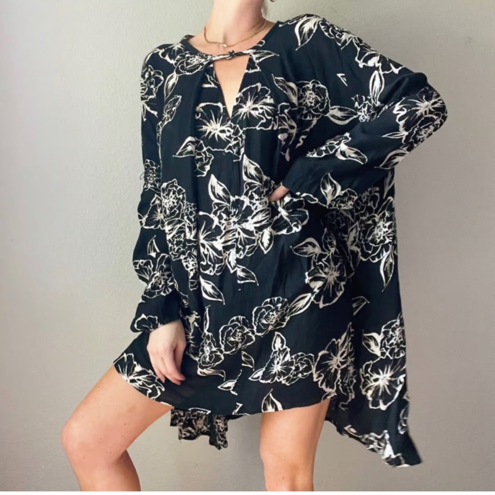 Free People Floral Foil Print Swing Tunic Top Mini Dress Sz XS Black Long Sleeve